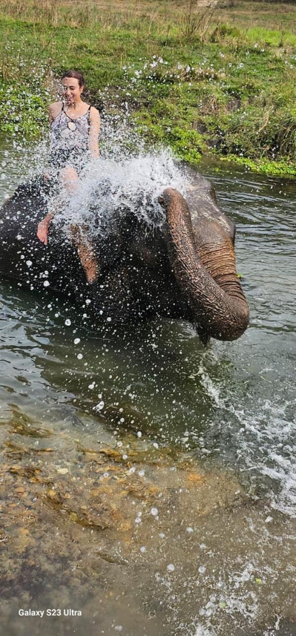 Sisai Park Village Chitwan Esterno foto